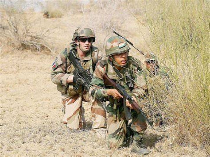 
France to boost military presence in Romania 