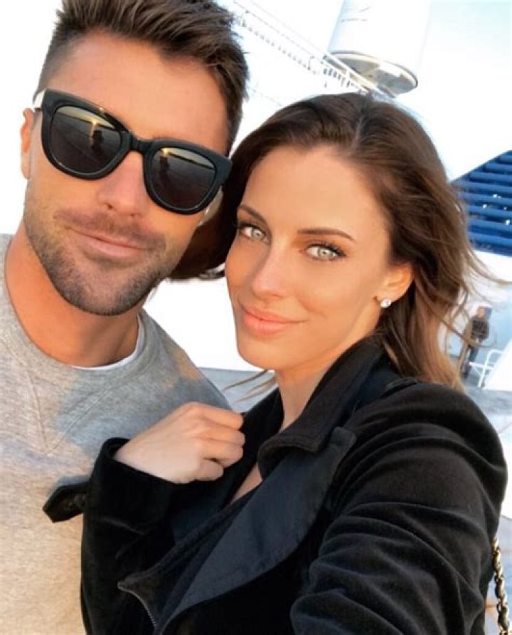 Is Jessica Lowndes Married To Boyfriend Jon Lovitz? Her Ex Boyfriend and Relationships